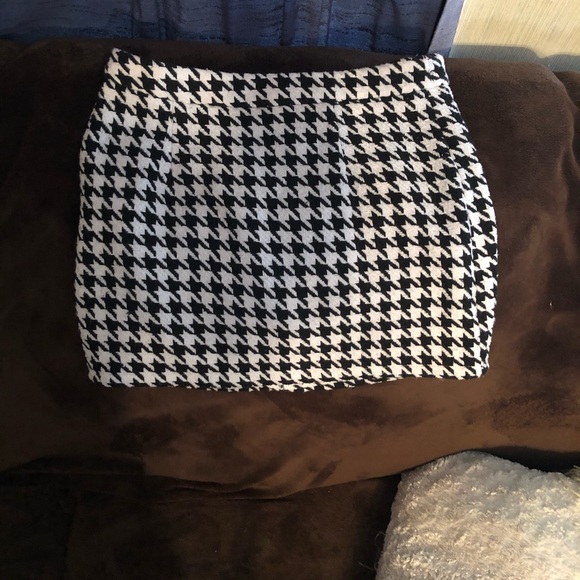 Houndstooth mini skirt - Picture 1 of 2